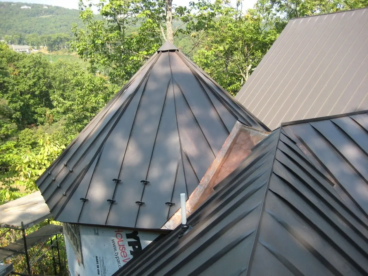 Professional Roof Tarp Installation by Craftsman Roofing in West Bremen